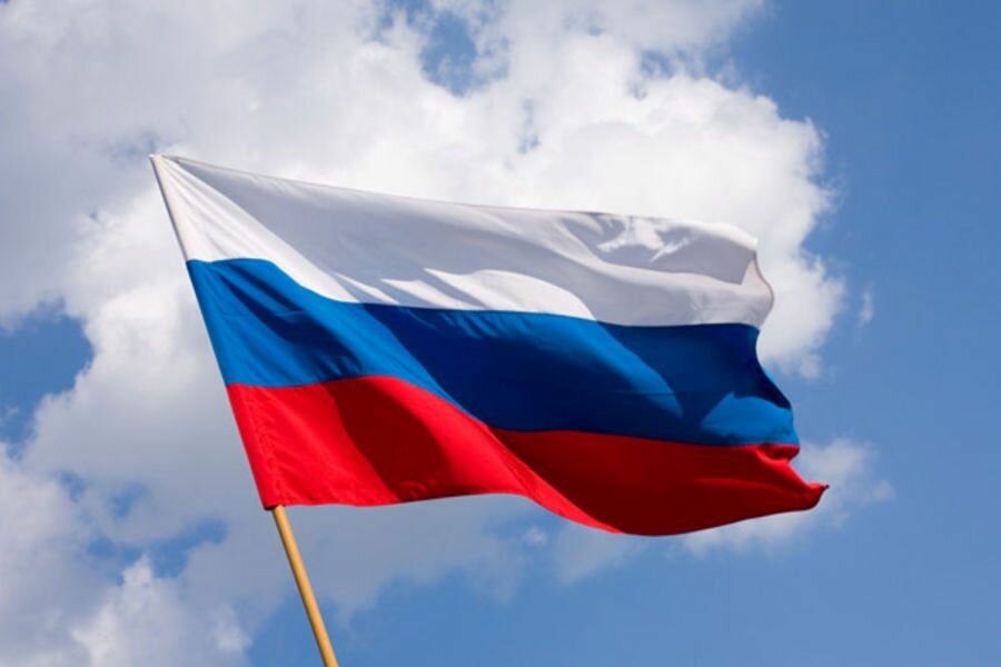 Стрит-арт в Петербурге ко Дню России и Дню молодежи