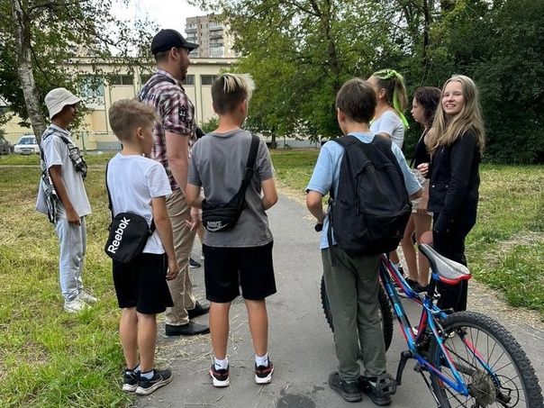 Социальный патруль Центра «КОНТАКТ» провел 15 совместных рейдов с представителями подростково-молодежных клубов Санкт-Петербурга